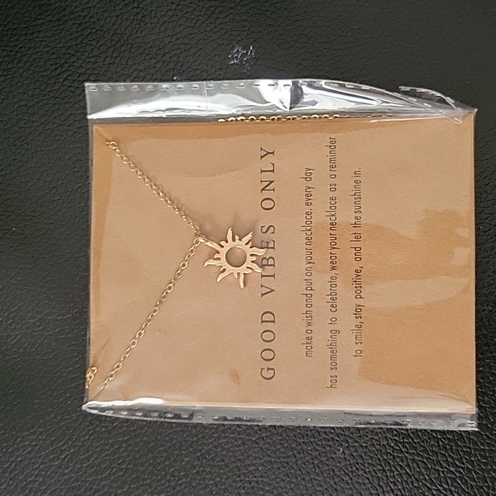 Good Vibes Necklace Giftable